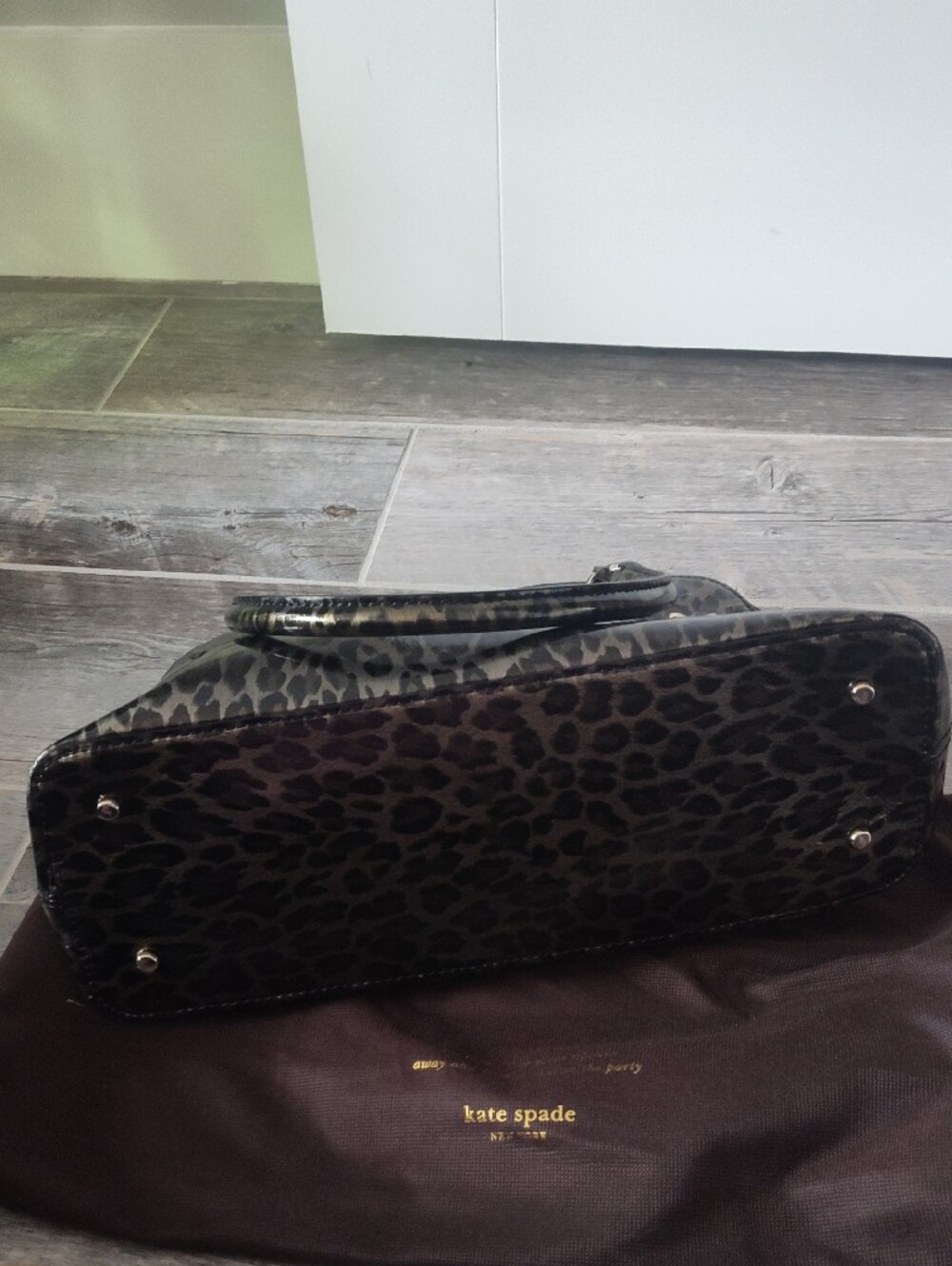 Kate Spade Leopard-Print Patent Dome Satchel in Black, Brown and Grey. - Picture 4 of 6